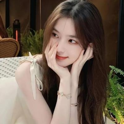 北极百货的秋乃小姐